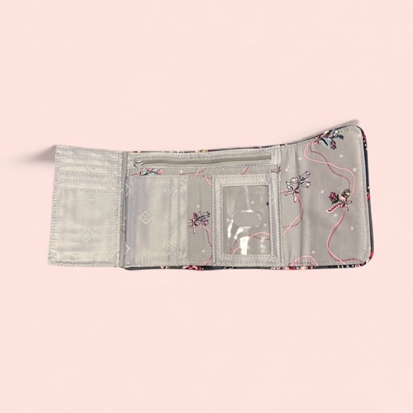 Vera Bradley - Accordion Wristlet in "Felicity Paisley" and Wallet - Picture 4 of 7